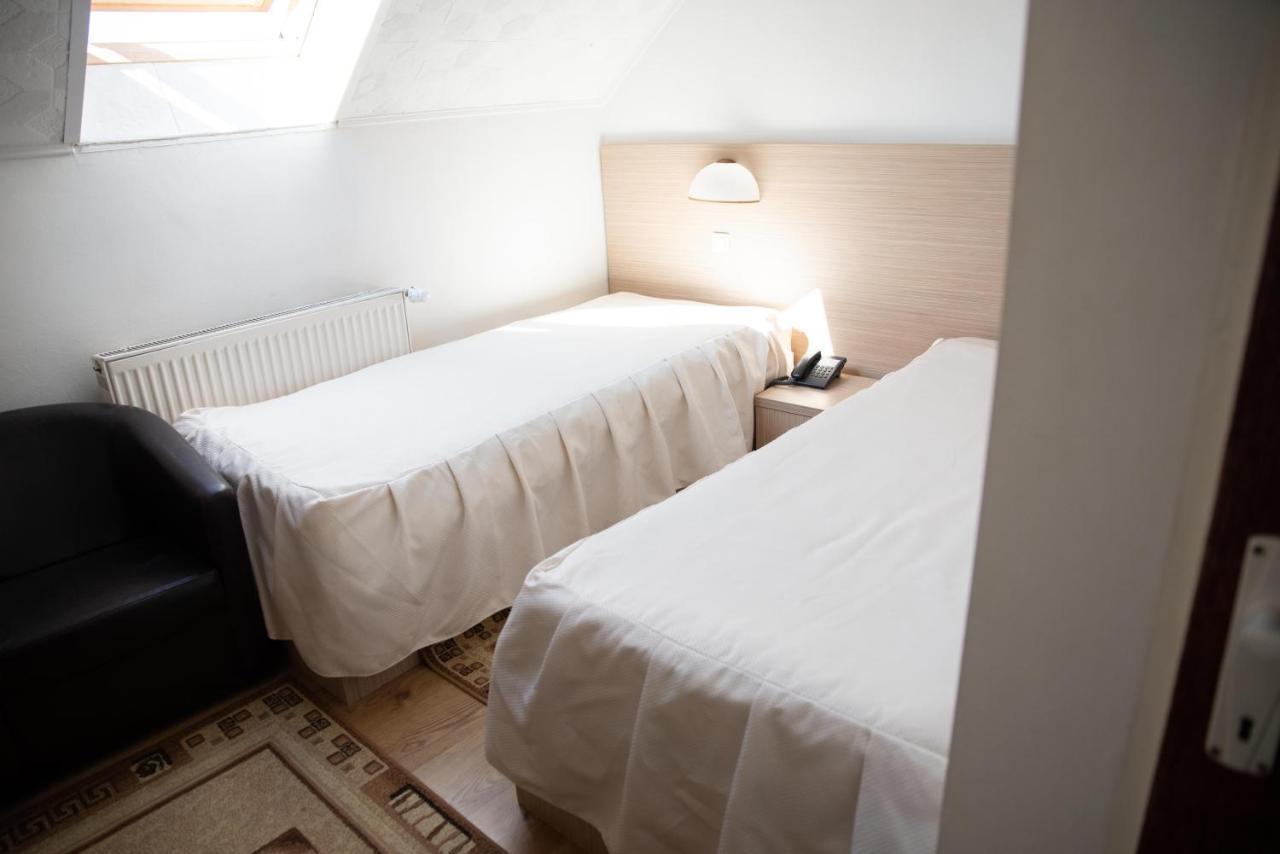 Motel Moara Veche Săcălăşeni Eksteriør bilde