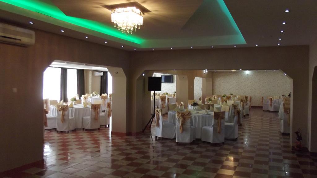 Motel Moara Veche Săcălăşeni Eksteriør bilde